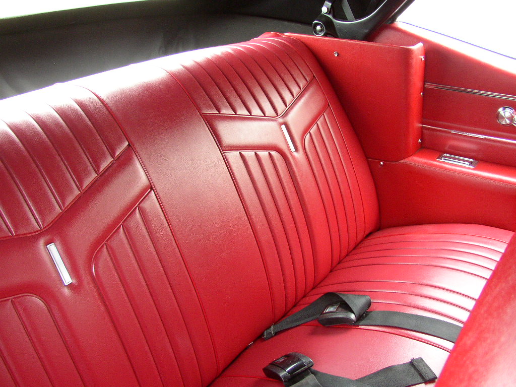 Pontiac (rear seat.jpg)